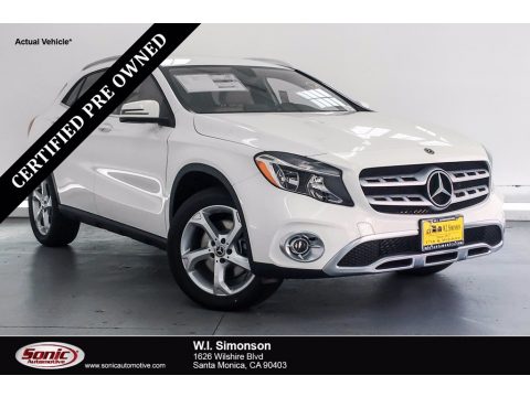 Polar White Mercedes-Benz GLA 250.  Click to enlarge.