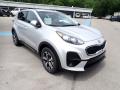 Front 3/4 View of 2022 Kia Sportage LX #3