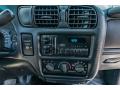 Controls of 2001 GMC Sonoma SL Regular Cab #29