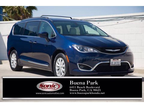 Jazz Blue Pearl Chrysler Pacifica Touring L.  Click to enlarge.