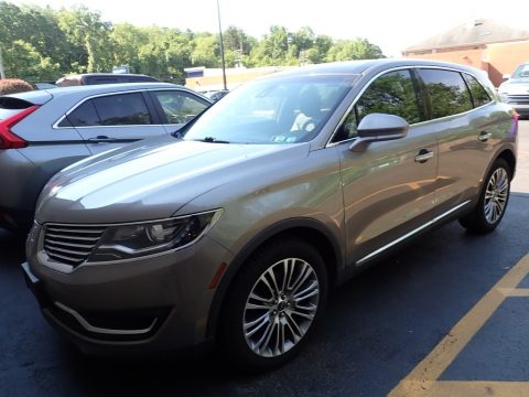 Luxe Metallic Lincoln MKX Reserve AWD.  Click to enlarge.