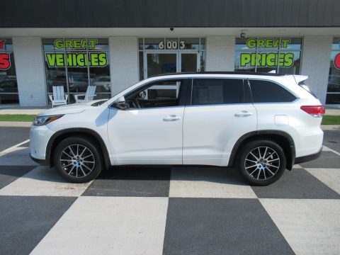 Blizzard White Pearl Toyota Highlander SE AWD.  Click to enlarge.