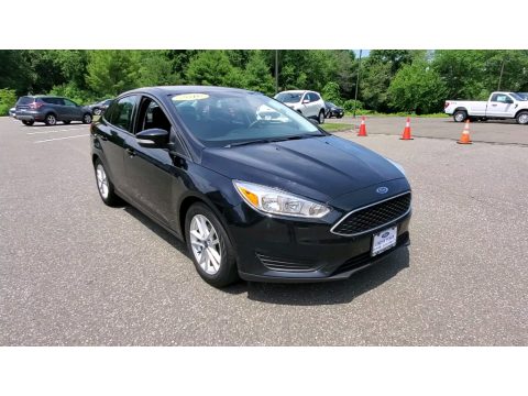 Shadow Black Ford Focus SE Sedan.  Click to enlarge.