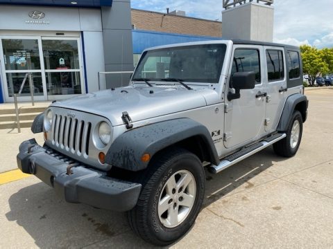Bright Silver Metallic Jeep Wrangler Unlimited X 4x4.  Click to enlarge.