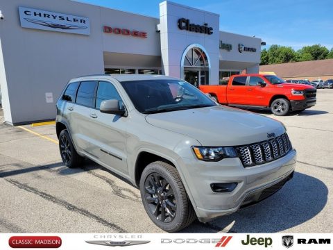 Sting-Gray Jeep Grand Cherokee Laredo 4x4.  Click to enlarge.