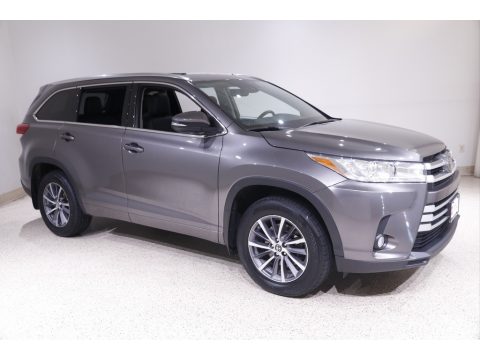 Predawn Gray Mica Toyota Highlander XLE AWD.  Click to enlarge.