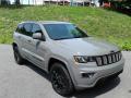 Front 3/4 View of 2021 Jeep Grand Cherokee Laredo 4x4 #4