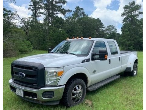 Oxford White Ford F350 Super Duty XL Crew Cab Dually.  Click to enlarge.
