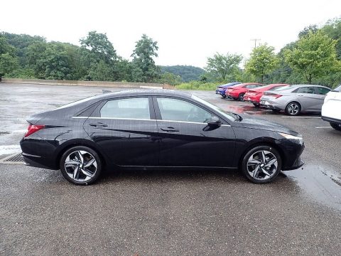 Phantom Black Hyundai Elantra SEL.  Click to enlarge.