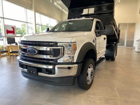 Oxford White Ford F550 Super Duty XL Regular Cab 4x4 Chassis Dump Truck.  Click to enlarge.