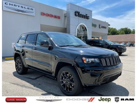 Diamond Black Crystal Pearl Jeep Grand Cherokee Laredo 4x4.  Click to enlarge.