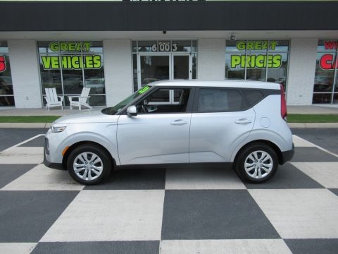 Sparkling Silver Kia Soul LX.  Click to enlarge.