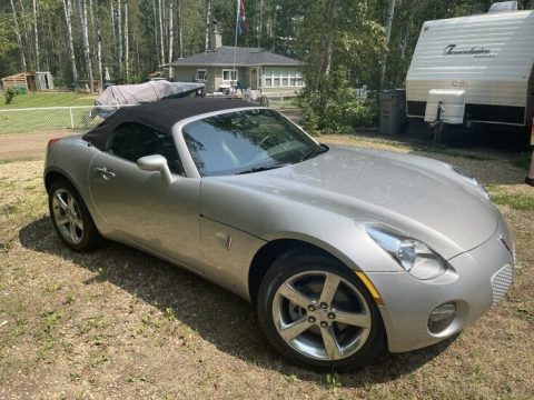 Cool Silver Pontiac Solstice Roadster.  Click to enlarge.