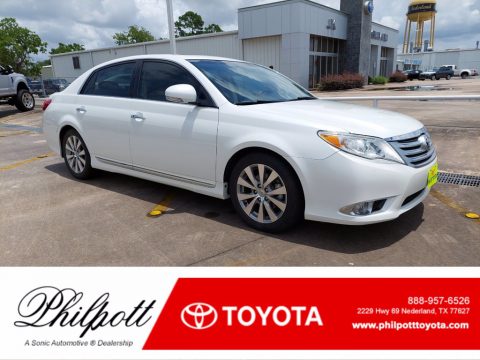 Blizzard White Pearl Toyota Avalon Limited.  Click to enlarge.