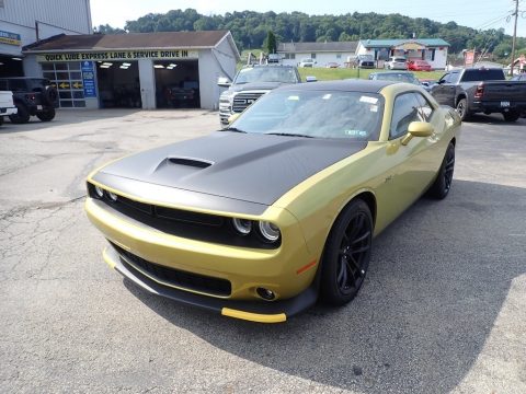 Gold Rush Dodge Challenger R/T Scat Pack.  Click to enlarge.
