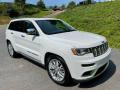 Front 3/4 View of 2017 Jeep Grand Cherokee Summit 4x4 #4