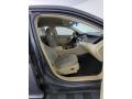 Front Seat of 2013 Ford Taurus SE #28