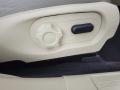 Front Seat of 2013 Ford Taurus SE #29