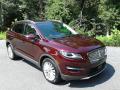 Front 3/4 View of 2019 Lincoln MKC FWD #5