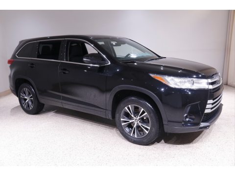 Midnight Black Metallic Toyota Highlander LE.  Click to enlarge.
