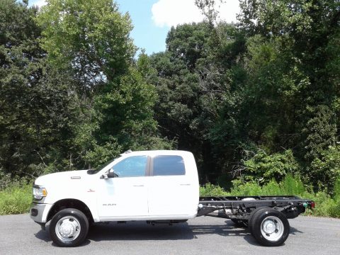 Bright White Ram 4500 SLT Crew Cab 4x4 Chassis.  Click to enlarge.