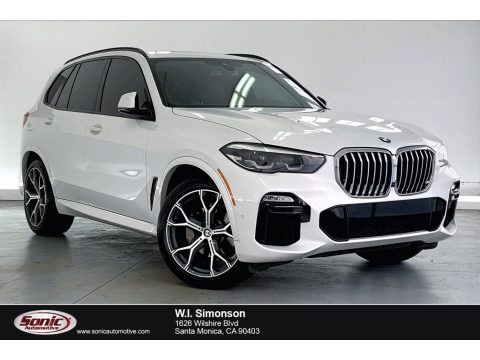 Mineral White Metallic BMW X5 xDrive40i.  Click to enlarge.