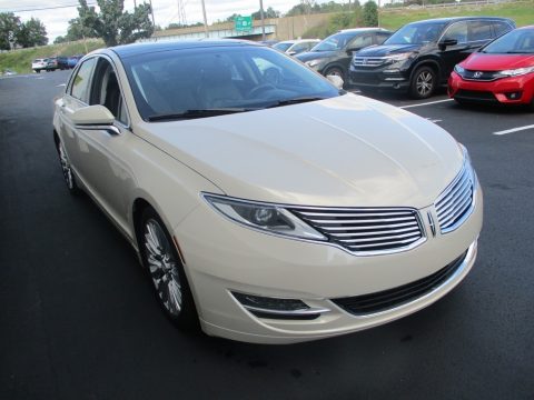 Platinum Dune Lincoln MKZ 2.0 AWD.  Click to enlarge.