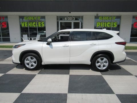 Blizzard White Pearl Toyota Highlander L.  Click to enlarge.