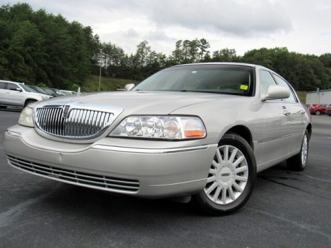 Silver Birch Metallic Lincoln Town Car Signature.  Click to enlarge.