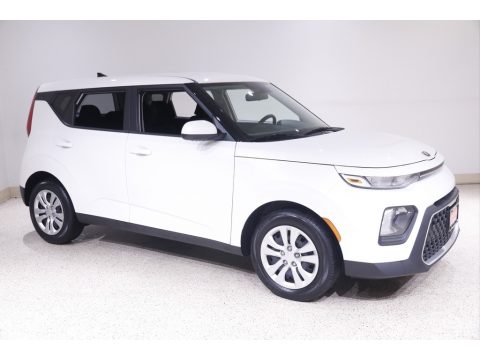 Snow White Pearl Kia Soul LX.  Click to enlarge.