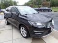 Front 3/4 View of 2018 Lincoln MKC Premier AWD #8
