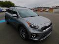 Front 3/4 View of 2022 Kia Niro EX Premium Hybrid #9