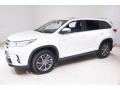 Front 3/4 View of 2019 Toyota Highlander Hybrid XLE AWD #3