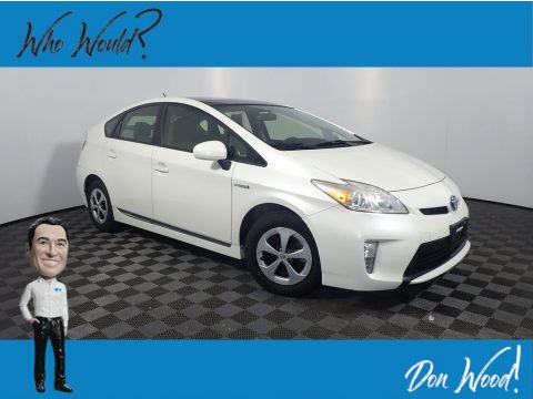 Blizzard White Pearl Toyota Prius Three Hybrid.  Click to enlarge.