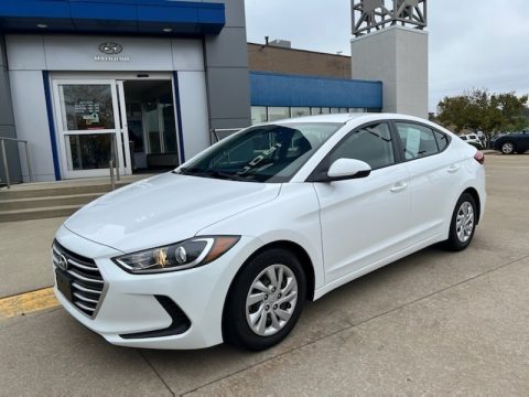 Quartz White Pearl Hyundai Elantra SE.  Click to enlarge.
