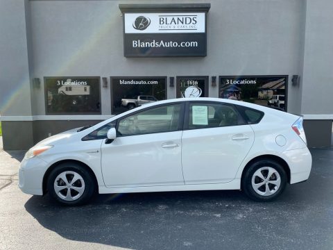 Blizzard White Pearl Toyota Prius 3rd Gen Four Hybrid.  Click to enlarge.