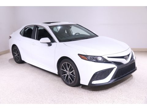 Super White Toyota Camry SE AWD.  Click to enlarge.