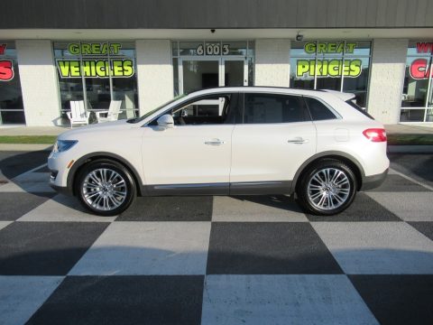 White Platinum Metallic Tri-Coat Lincoln MKX Reserve.  Click to enlarge.