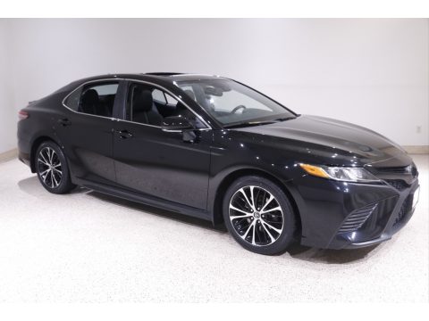 Midnight Black Metallic Toyota Camry SE.  Click to enlarge.