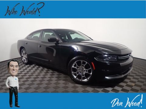 Phantom Black Tri-Coat Pearl Dodge Charger SE AWD.  Click to enlarge.