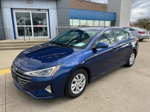 Lakeside Blue Hyundai Elantra SE.  Click to enlarge.