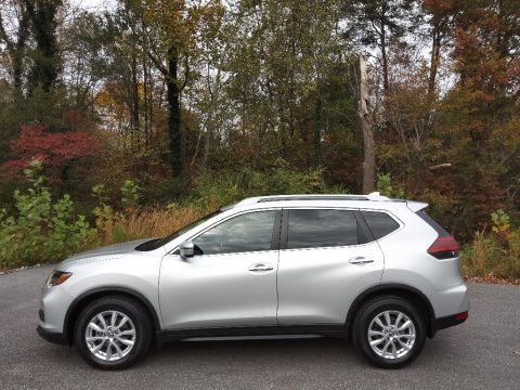 Brilliant Silver Nissan Rogue S.  Click to enlarge.