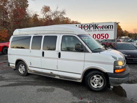 Summit White Chevrolet Express 3500 LS Passenger Van.  Click to enlarge.