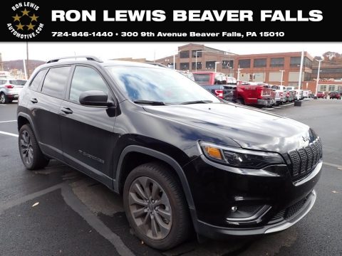 Diamond Black Crystal Pearl Jeep Cherokee Latitude Lux 4x4.  Click to enlarge.