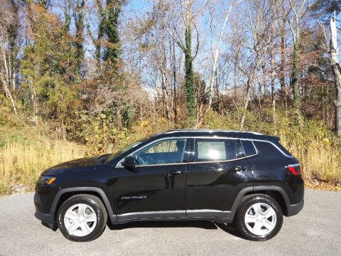 Diamond Black Crystal Pearl Jeep Compass Latitude.  Click to enlarge.