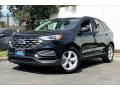 Front 3/4 View of 2020 Ford Edge SE #14