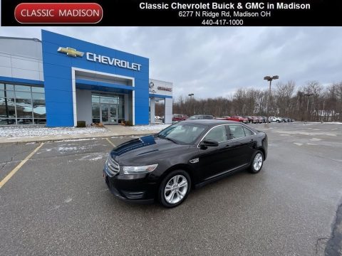 Tuxedo Black Ford Taurus SEL.  Click to enlarge.