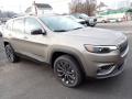 Front 3/4 View of 2021 Jeep Cherokee Latitude Lux 4x4 #8