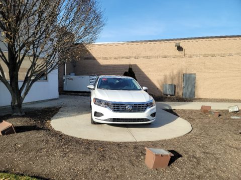 Pure White Volkswagen Passat SE. Click to enlarge. Pure White Volkswagen Passat SE. Click to enlarge.