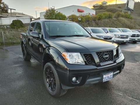 Magnetic Black Pearl Nissan Frontier SV Crew Cab.  Click to enlarge.